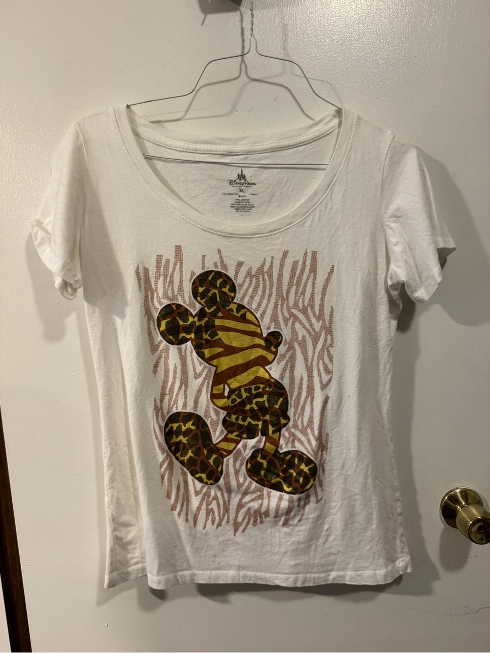 Disney Women’s Scoop Neck Shirt Mickey  in Animal Print Size XL